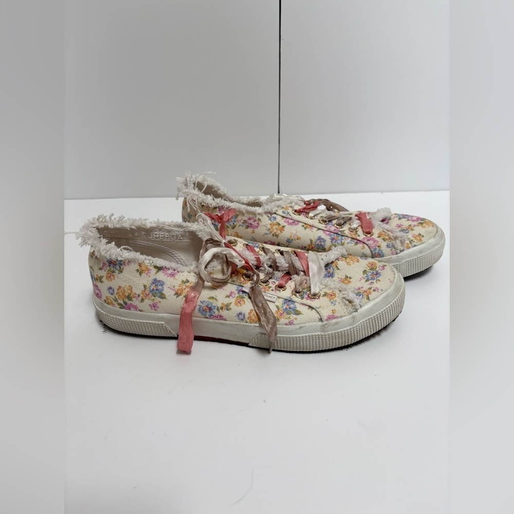 Superga White Floral Canvas Low Top Lace-Up Sneakers Logo Accent Rubber Sole 9.5 - Picture 7 of 10